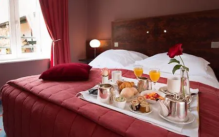 & Restaurant Le Relais D'aumale 3*