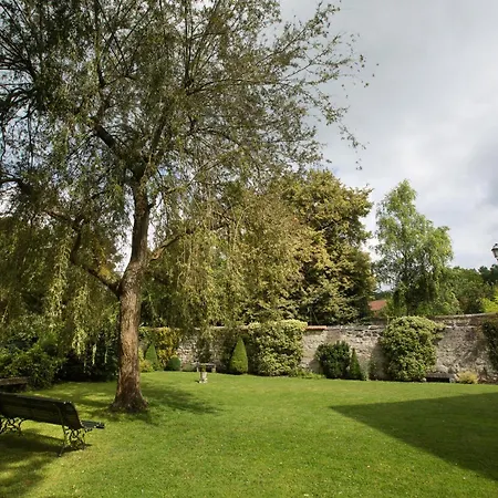 & Restaurant Le Relais D'aumale