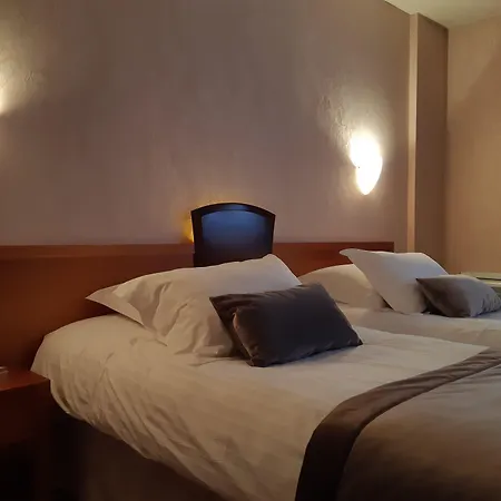 & Restaurant Le Relais D'aumale Hotel Orry-La-Ville