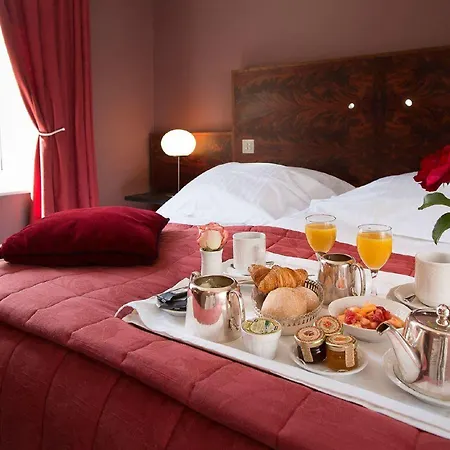 & Restaurant Le Relais D'aumale Hotel