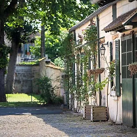 & Restaurant Le Relais D'aumale מלון