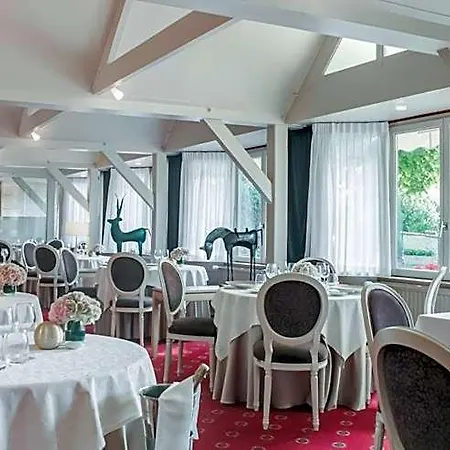 & Restaurant Le Relais D'aumale