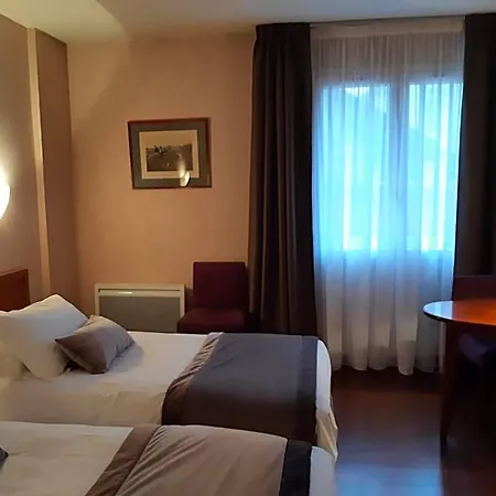 & Restaurant Le Relais D'aumale 3* Orry-La-Ville