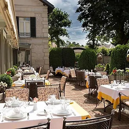 & Restaurant Le Relais D'aumale