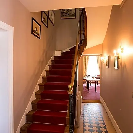 Hotel & Restaurant Le Relais D'aumale 3*