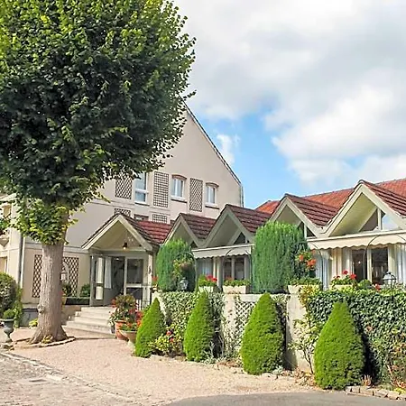 & Restaurant Le Relais D'aumale 3*