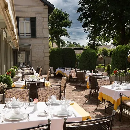 & Restaurant Le Relais D'aumale 3*