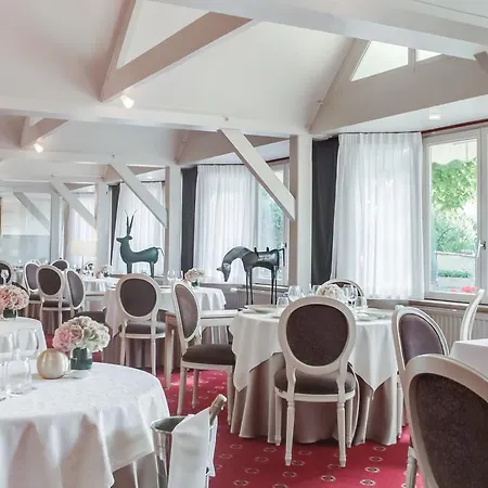 & Restaurant Le Relais D'aumale Hotell