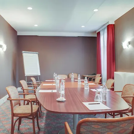 & Restaurant Le Relais D'aumale 3* Orry-La-Ville