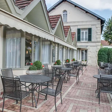 & Restaurant Le Relais D'aumale Hotell 3*