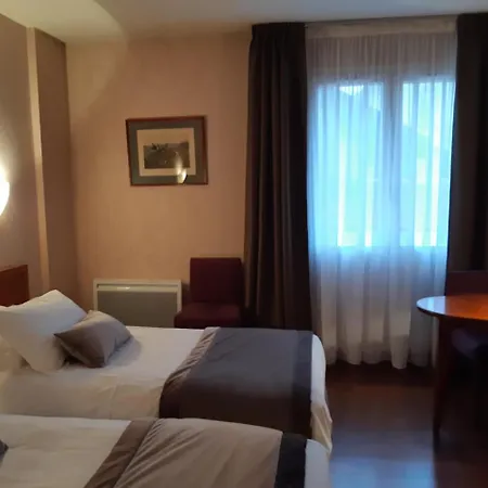 Hotel & Restaurant Le Relais D'aumale 3*