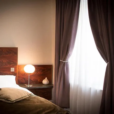 & Restaurant Le Relais D'aumale Hotel 3*