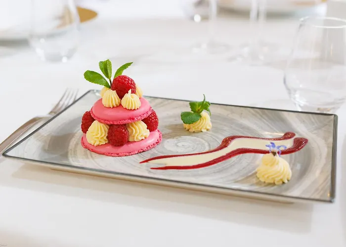 & Restaurant Le Relais D'aumale Hotel Orry-La-Ville