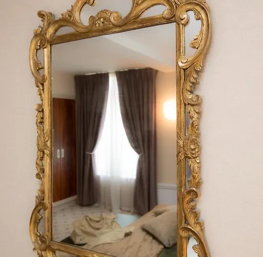 & Restaurant Le Relais D'aumale Hotel 3*